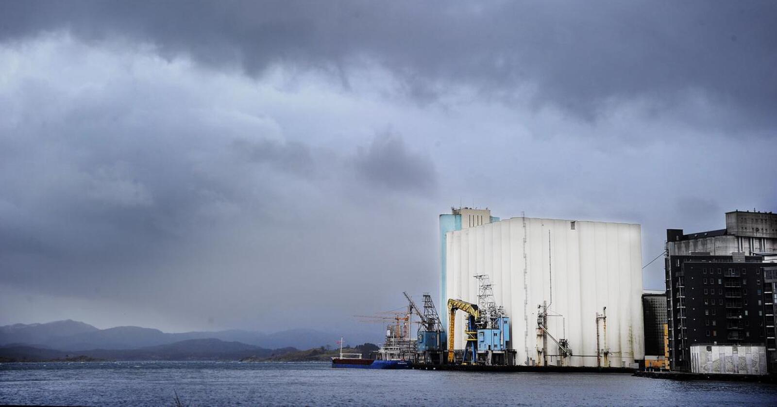 Stavanger havnesilo ses på som en midlertidig lagringsplass, mens nye bygges opp. Foto: Siri Juell Rasmussen