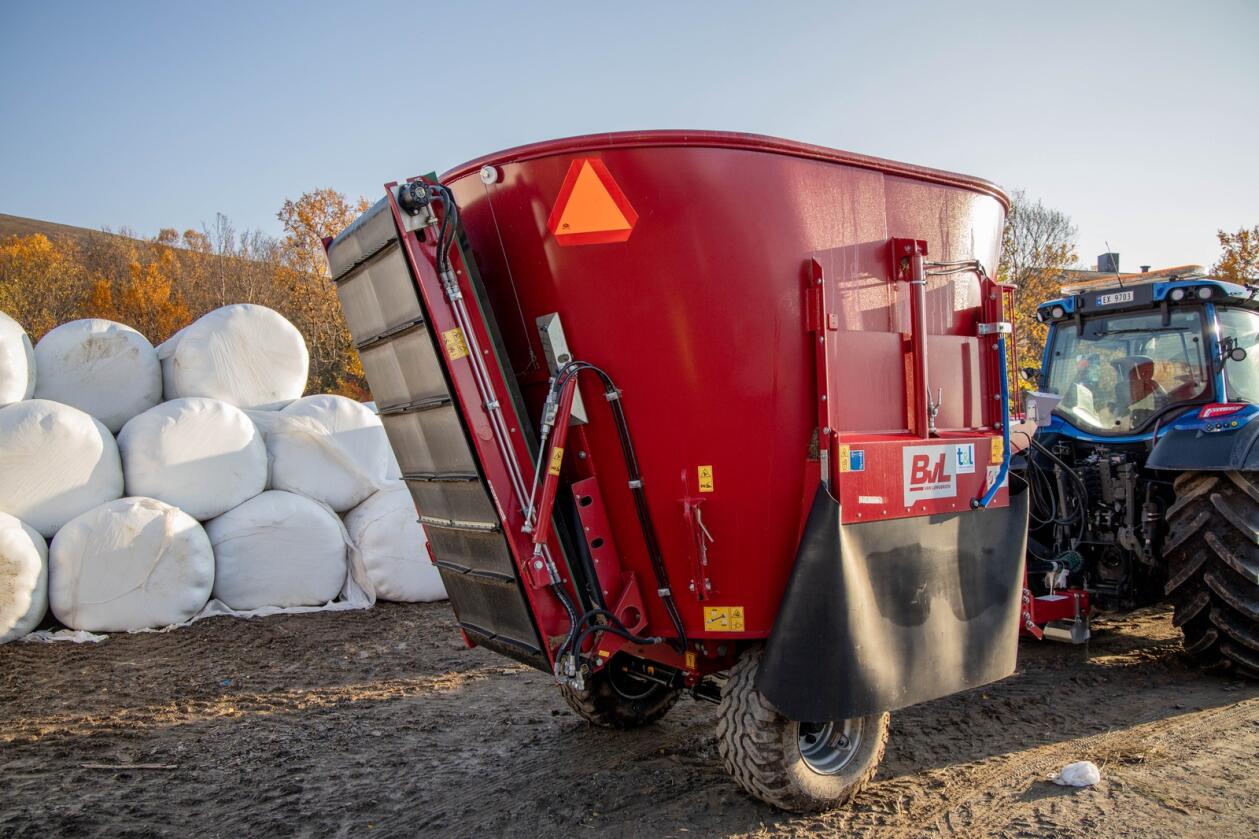 GARANTI: Med fornøydhetsgarantien kjøper den norske importøren fôrmikservogna tilbake om du ikke er fornøyd. Foto: Traktor & Landbruk