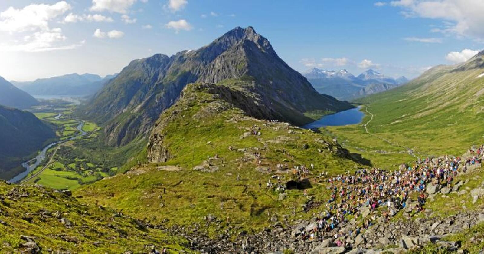 Det blir jobbet for at Romsdalseggen i Møre og Romsdal får status som nasjonal turiststi.Foto: Tarjei Husøy / Tarjei Husøy