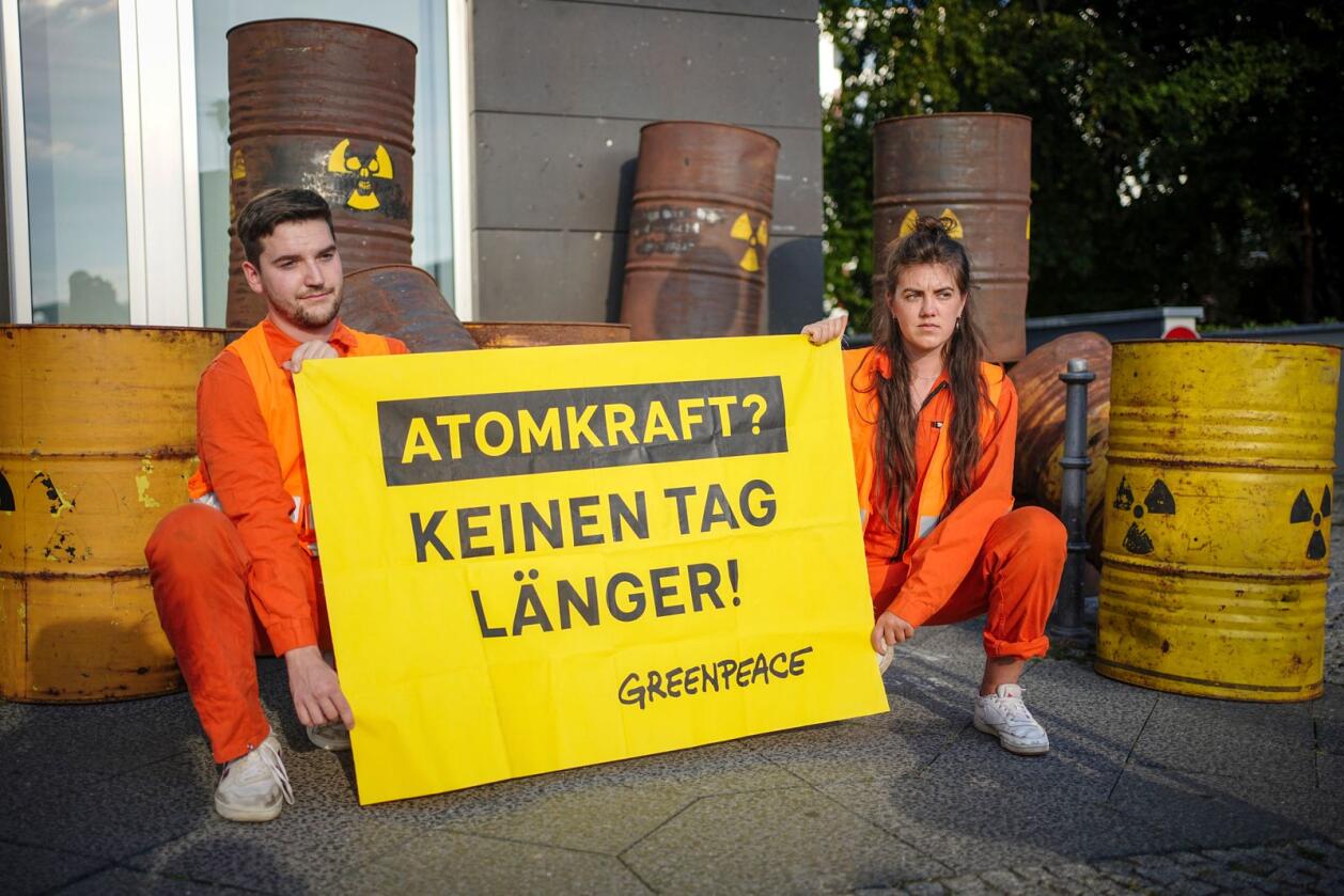 Fra en av de mange demonstrasjonene mot atomkraft i Europa. Foto: (Kay Nietfeld/dpa via AP)