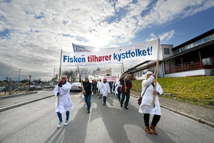 Klar melding: Befolkningen i Melbu ga klar beskjed til fiskeriminister Per Sandberg om hvem som eier fisken. Foto: Siri Juell Rasmussen