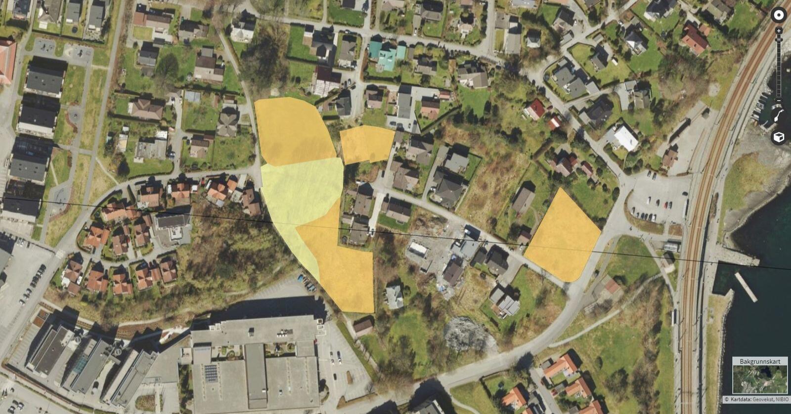 Jordbruksareal: Midt i Stavanger ved togstasjonen på Mariero er det ført opp 7,8 dekar fulldyrka jord (farga oransje) og 2,9 dekar innmarksbeite (farga gult). Jorda er regulert til park og utbyggingsformål. Tomter blei skilt ut og hus bygd for rundt 50 år sidan. Foto: AR5-kartet til Nibio