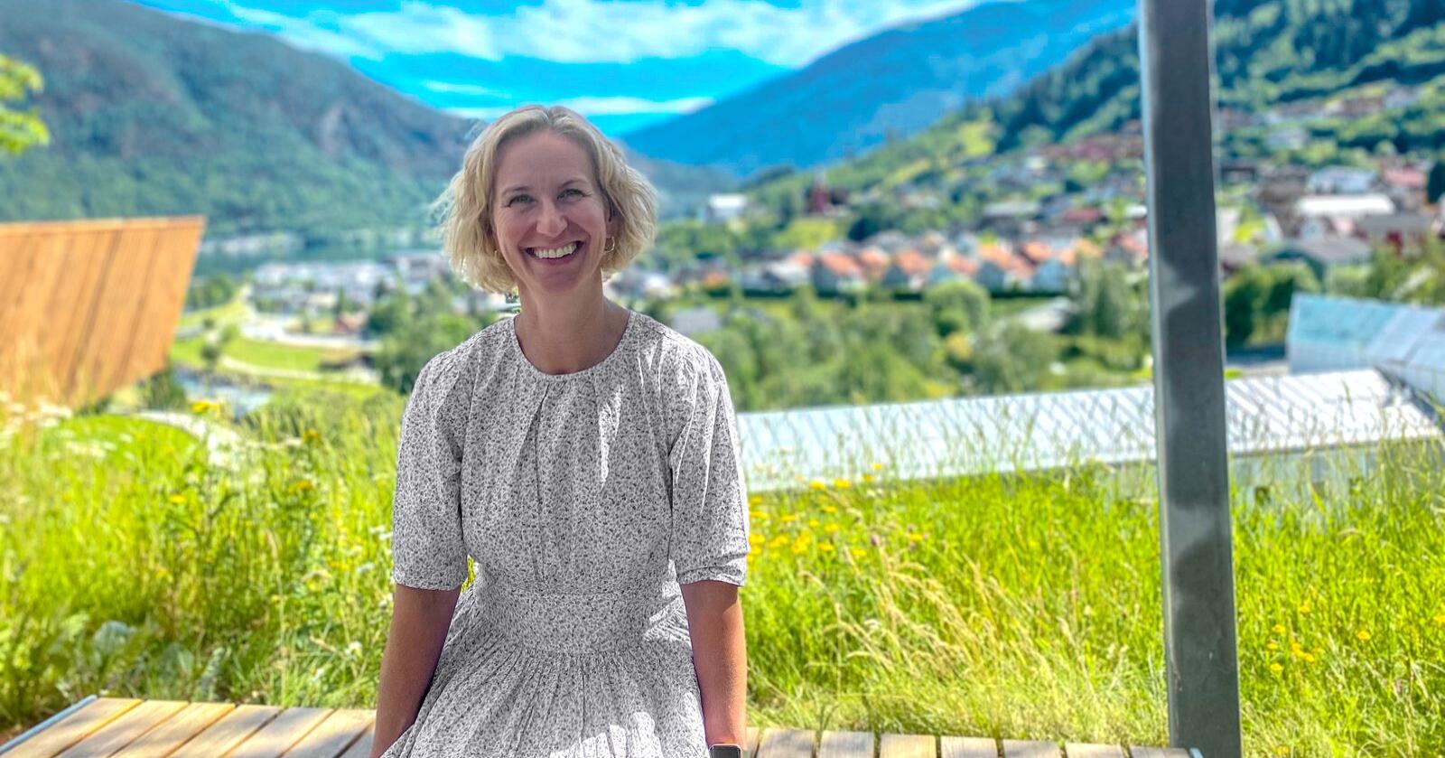 Marit Mellingen er direktør for Distriktssenteret i Sogndal. Hun gir råd til utvikle vekstkraftige distriktssamfunn. Foto: Håvard Ese Eliassen