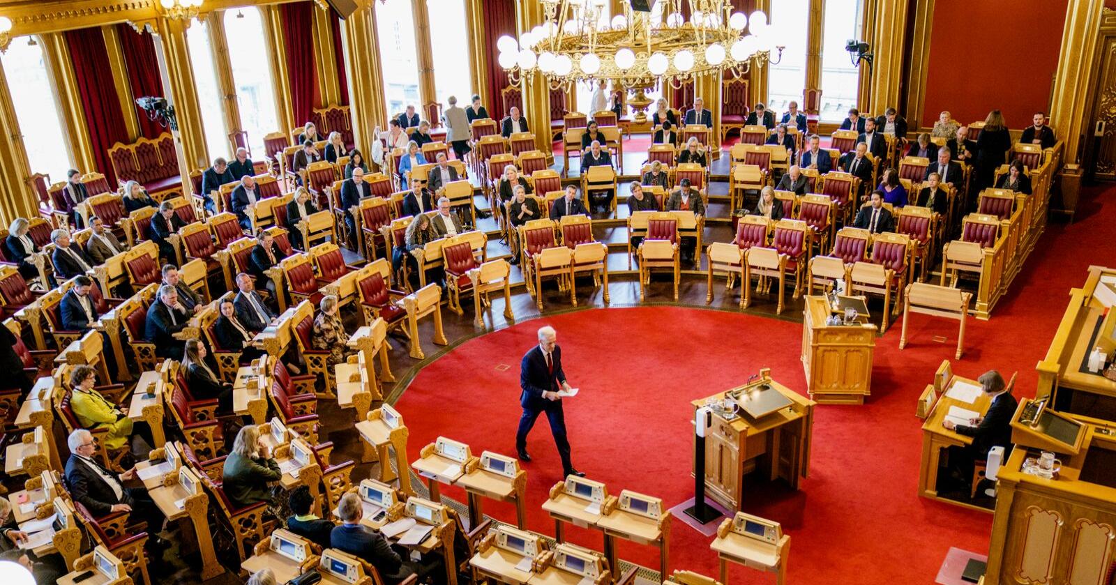 Stortinget: "Det er verre dersom store grupper av skuffede i folket vender folkestyret ryggen." Foto: Stian Lysberg Solum / NTB