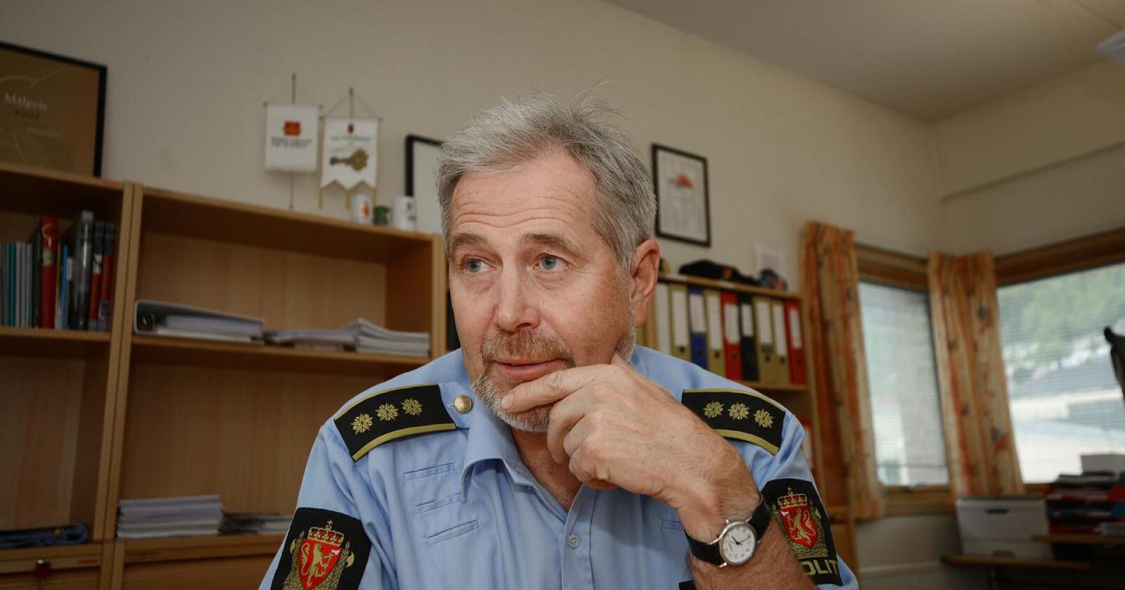 Arne Johannessen (tidligere leder av Politiets Fellesforbund) påtaler politikere som snakker om krise i politiet på Vestlandet. Foto: Siri Juell Rasmussen