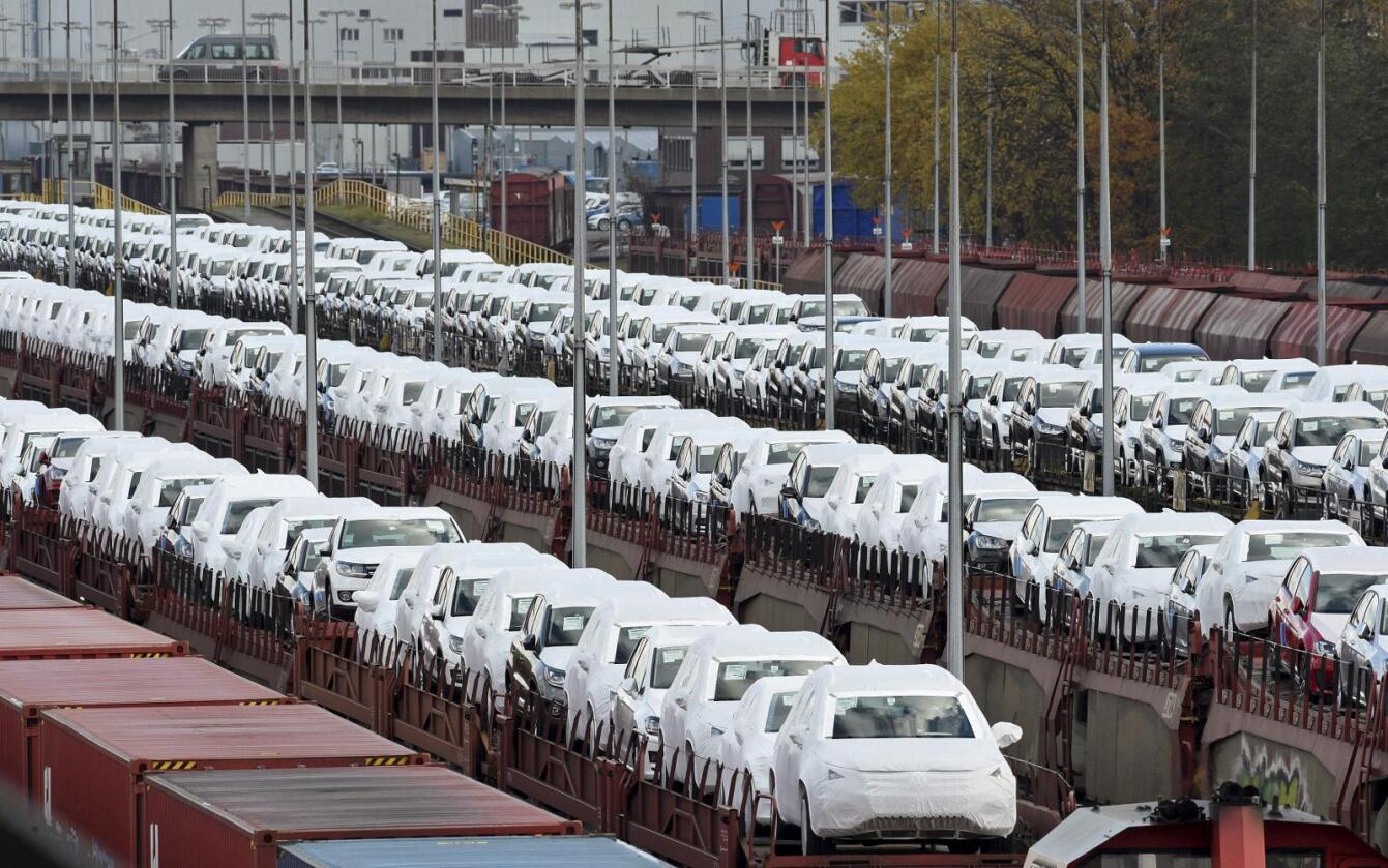 EU-kommisjonen ønsker mulighet til å bøtelegge bilprodusenter som ikke innfrir miljø- og sikkerhetskravene i unionen. Foto: Reuters / NTB scanpix