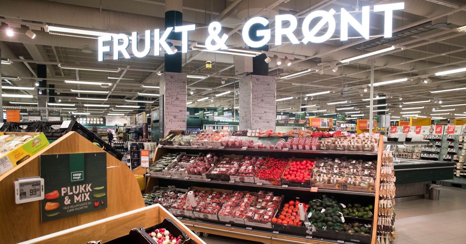 Høye strømpriser kan påvirke frukt- og grøntavdelingene i dagligvareforretningene. Foto: Terje Pedersen / NTB