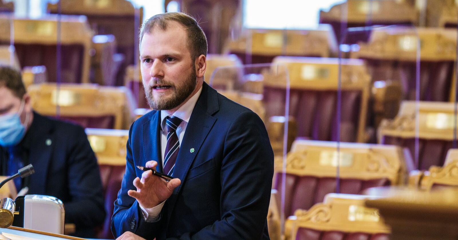 Willfred Nordlund (Sp) slår tilbake mot Venstres kritikk av Senterpartiets landbrukspolitikk. Foto: Stian Lysberg Solum / NTB