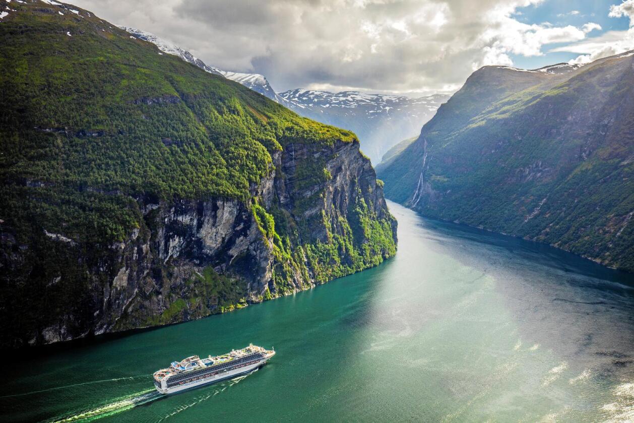 Toppen nådd: Geirangerfjorden har nådd sin kapasitetsgrense i juli. Foto: Harald Alvik/NTB Scanpix