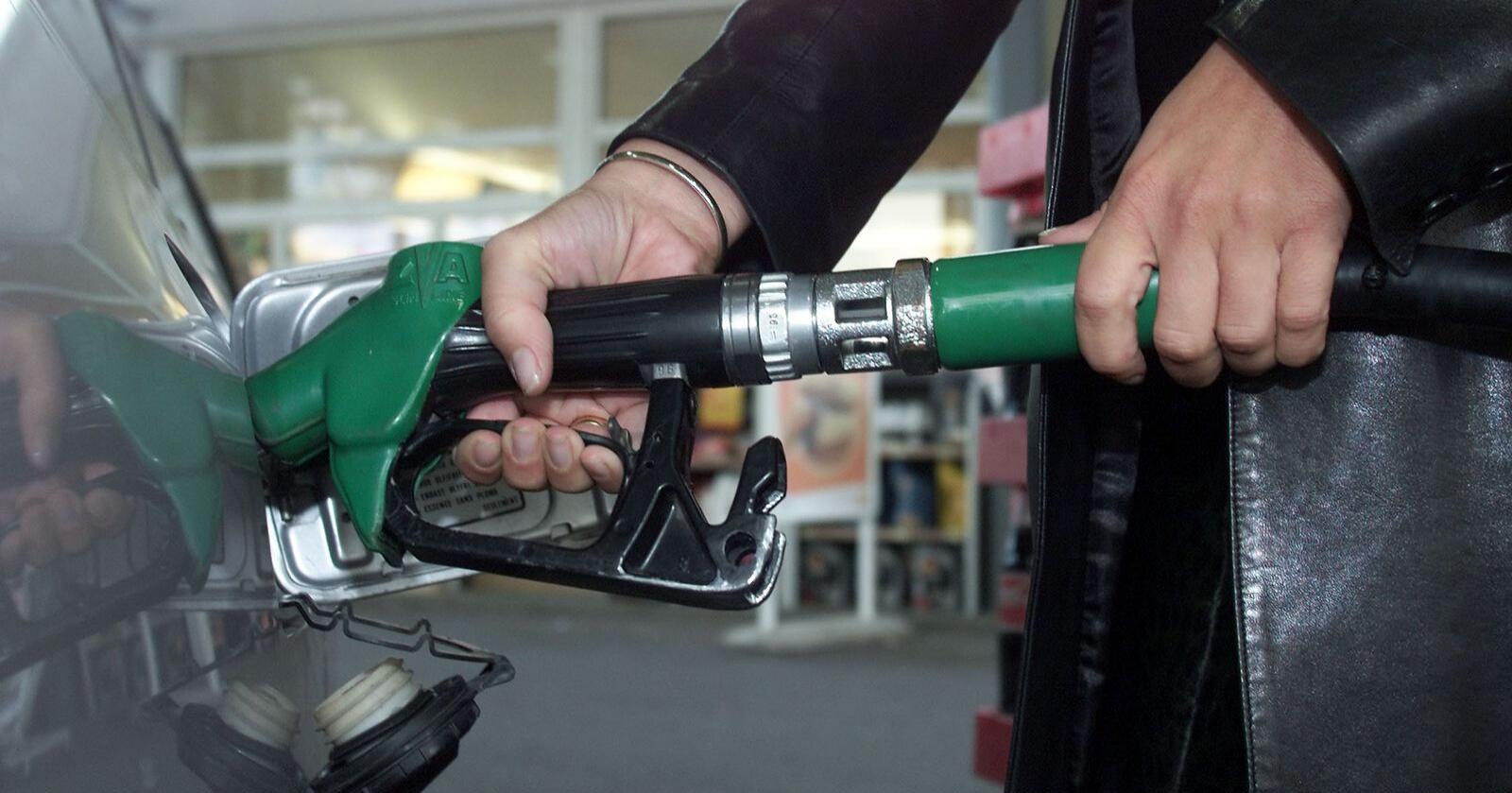 Prisstigning på blant annet bensin bidro til at kjerneinflasjonen steg med 1,1 prosent i juli mot samme tid i fjor. Foto: Lise Åserud / NTB