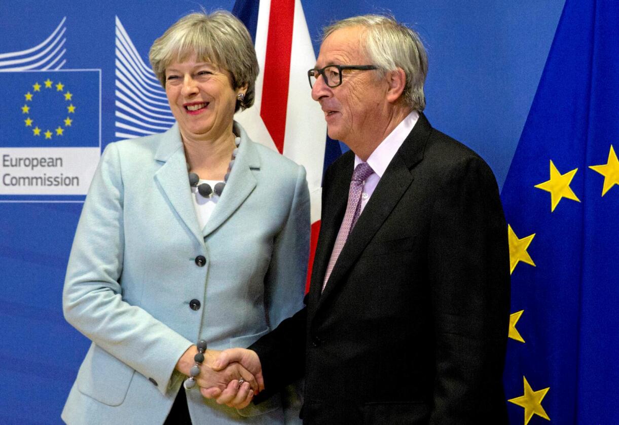 Brexit: I mål etter første etappe av brexit-forhandlingene. Statsminister Theresa May og