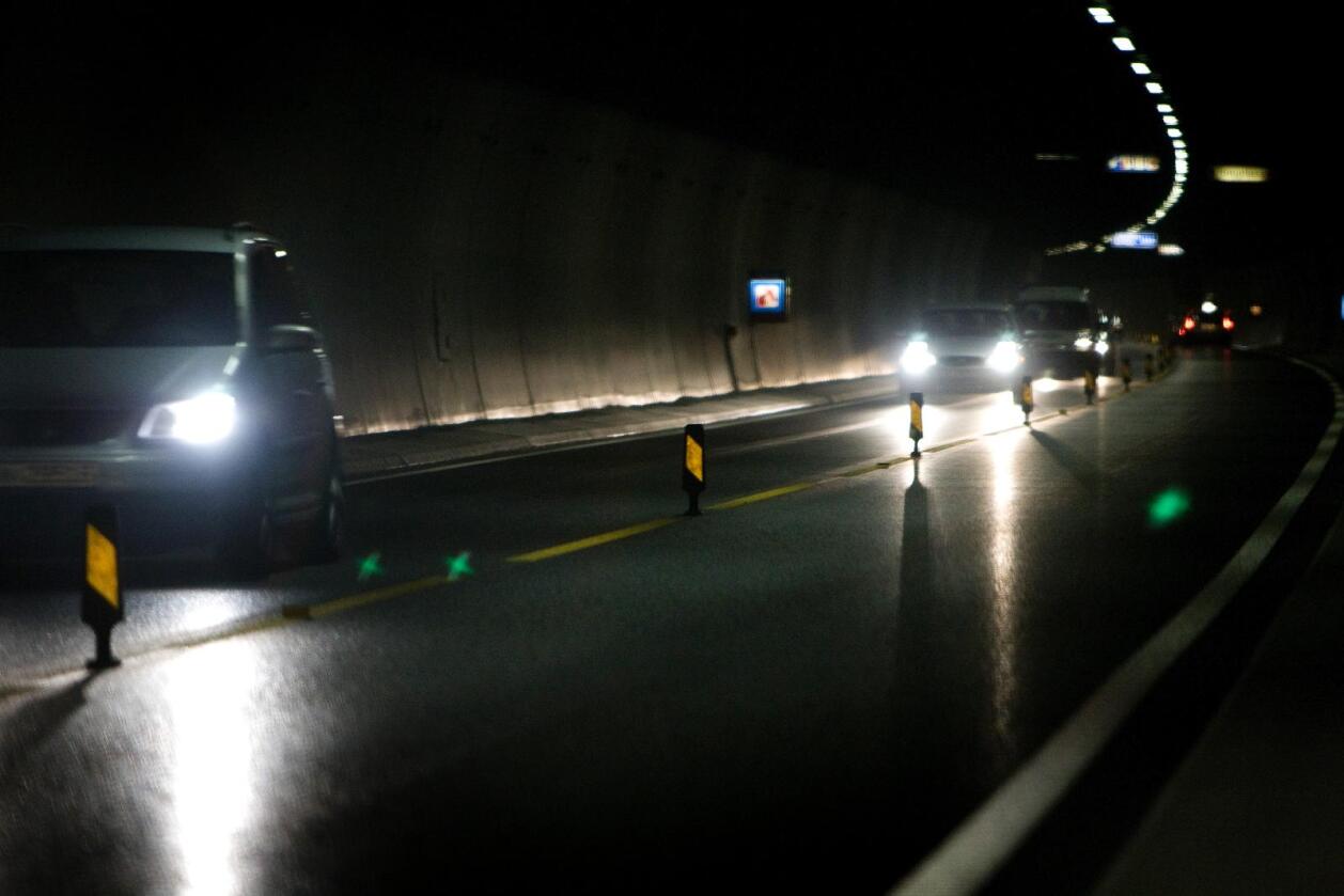 Norske tunneler oppfyller ikke EUs minstekrav. Nå utsetter myndighetene arbeidet med utbedring. Foto: Gorm Kallestad/NTB Scanpix