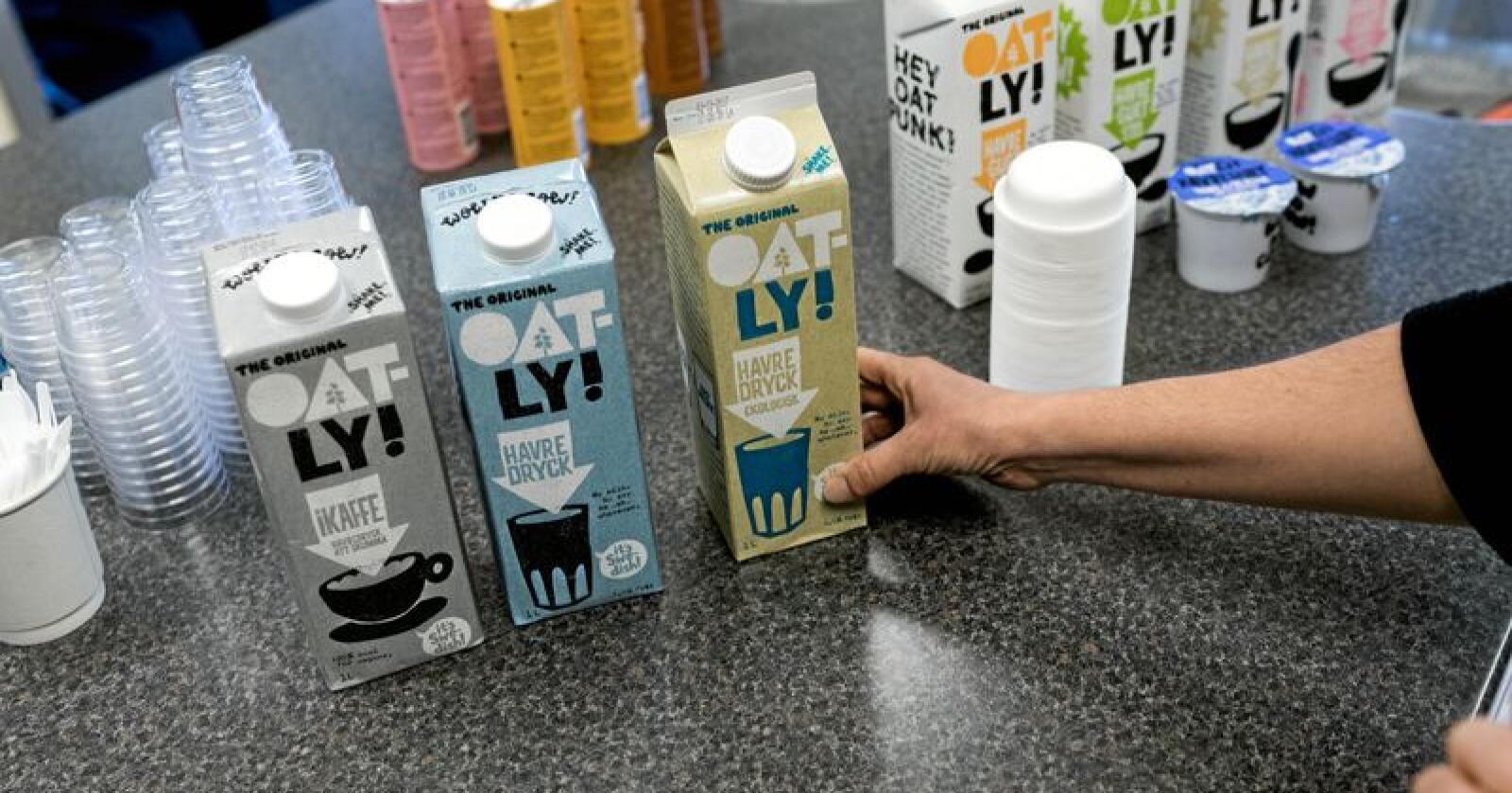I Norge vedtok Landbruks- og matdepartementet i 2016 en forskrift som skulle hindre plantebaserte produkter å kalle seg blant annet for melk. I dag må disse produktene omsettes under "drikk". Foto: Ketil Blom Haugstulen. 