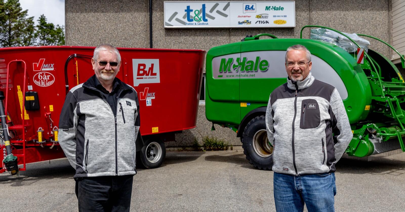 Knut Helliesen (t.v.) og Magnus Østby ser fram til å utvikle Traktor & Landbruk AS og NT  Maskin AS. Foto: Traktor & Landbruk AS