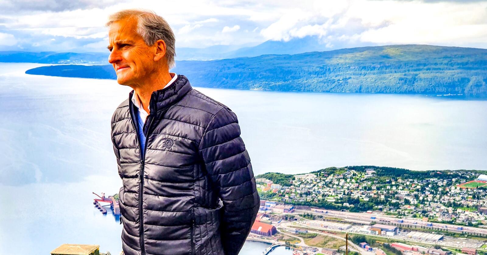 Jonas Gahr Støre besøke Narvik i august. Byen er utpekt som pilot i en ny regionssentersatsing fra regjeringen som skal samlokalisere statlig virksomhet i småbyer. Foto: Eskild Johansen/Nationen