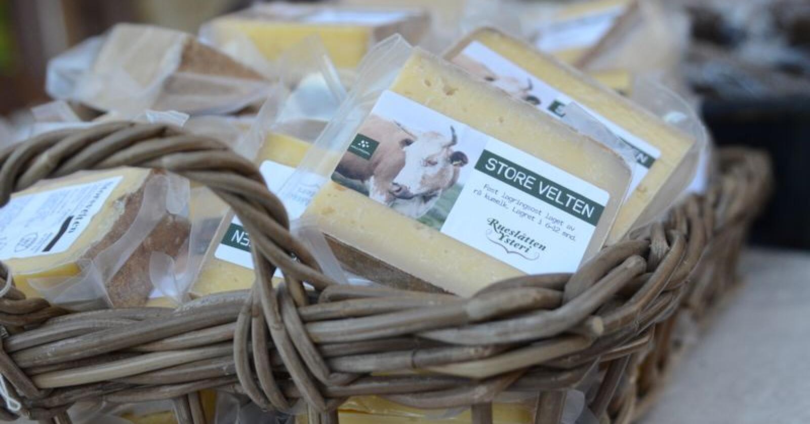 Ostebygda Hol er i finalen. Ostebygda er seks produsenter av ost, som alle bryr seg spesielt om kulturen og håndverket rundt osteproduksjon. (Foto: Liv Jorunn Denstadli Sagmo)