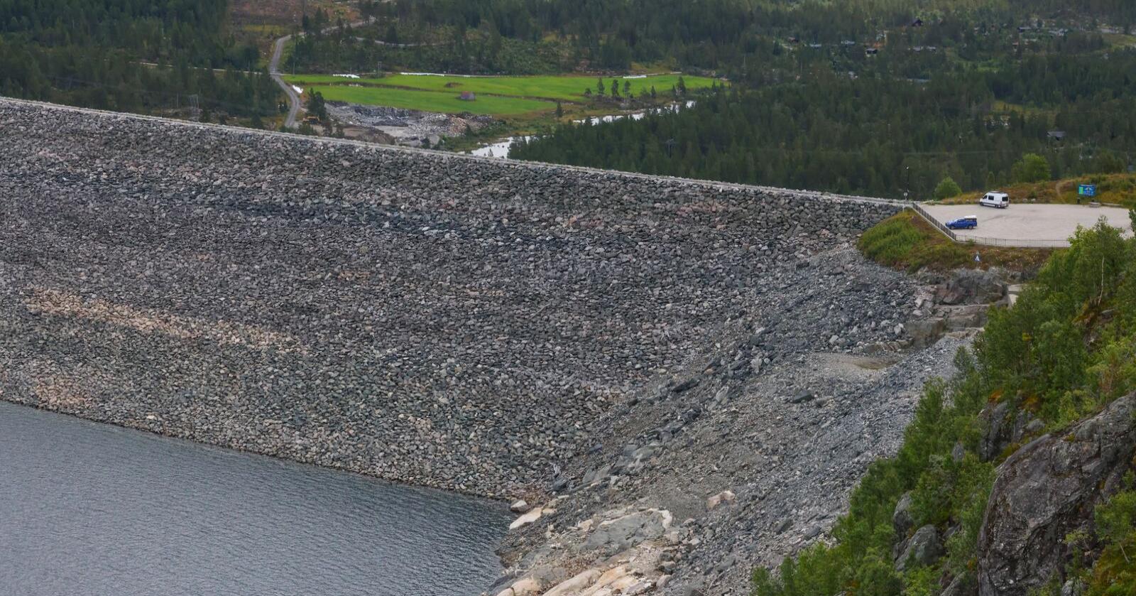 Bykle: Lav vannstand ved Vatnedalsdammene. Nå vil utvalg frata Bykle og andre kommuner inntekt av naturressursene. Foto: Ørn E. Borgen / NTB