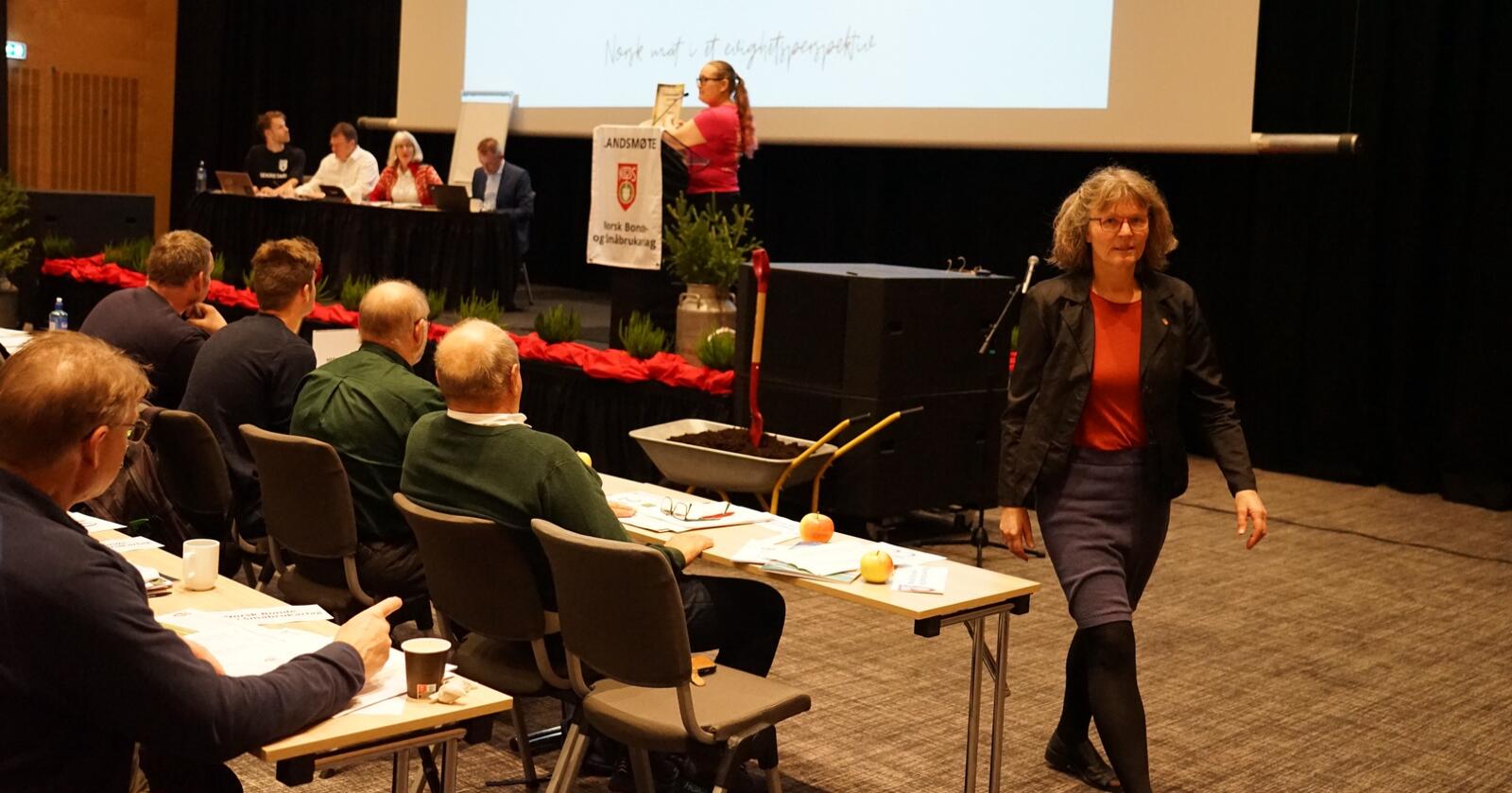 Frontfigur: Kjersti Hoff blei attvald som leiar i Norsk Bonde- og Småbrukarlag under landsmøtet i helga. Foto: Lars Bilit Hagen 