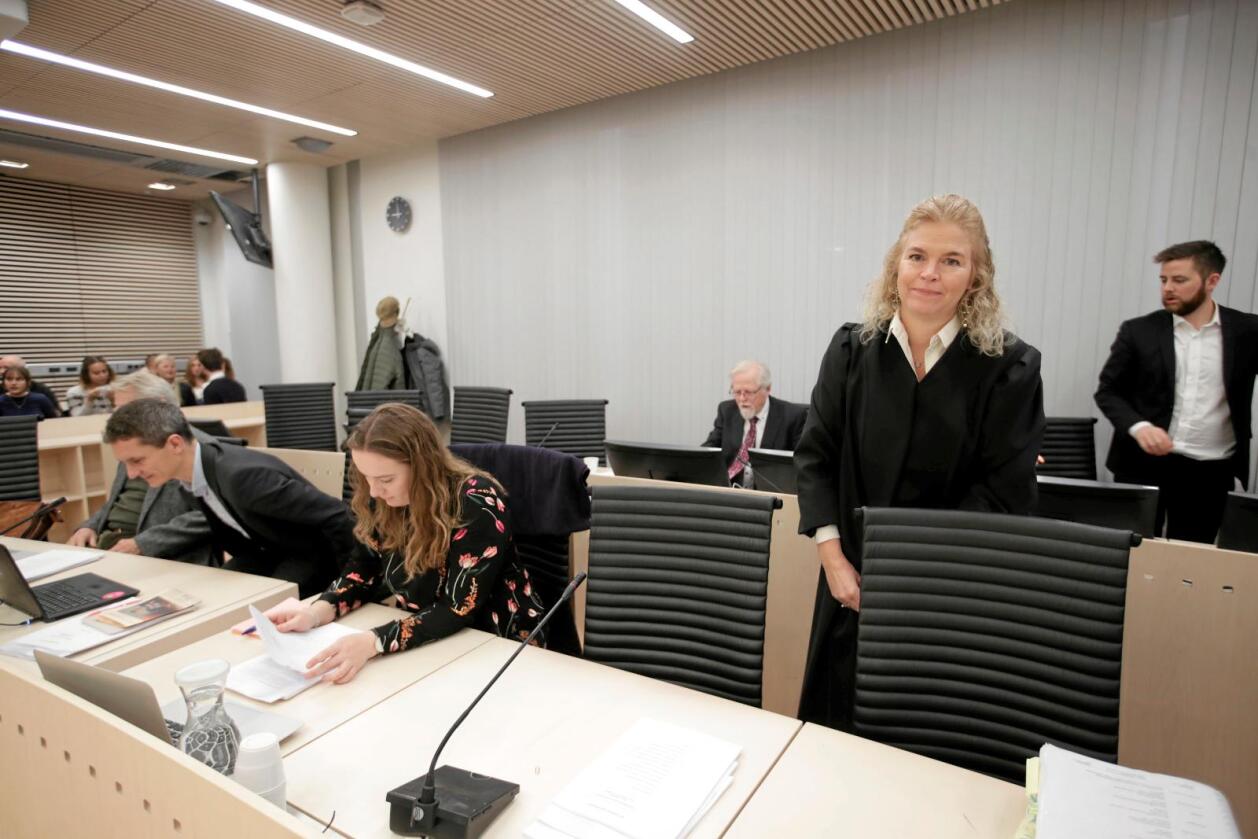 Kritisk: Miljøvernernes advokat, Cathrine Hambro, gikk hardt ut mot staten i sitt sluttinnlegg i klimarettsaken. Foto: Lise Aaserud/ Scanpix