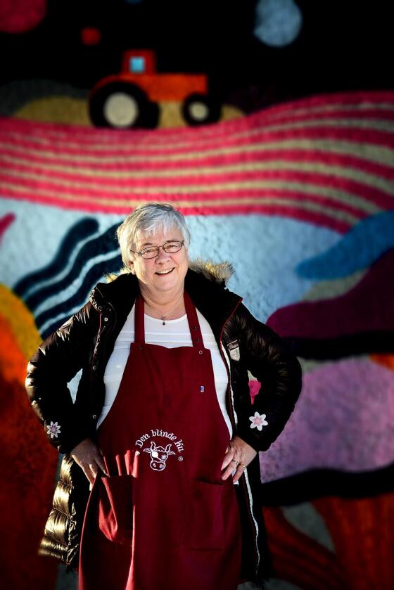 Den blide dame: Inger Rosenfeld har bygd opp merkevaren og suksessbedriften Den blinde Ku gjennom 18 år. Når skal hun forsøke å bli pensjonist.  Foto: Siri Juell Rasmussen
