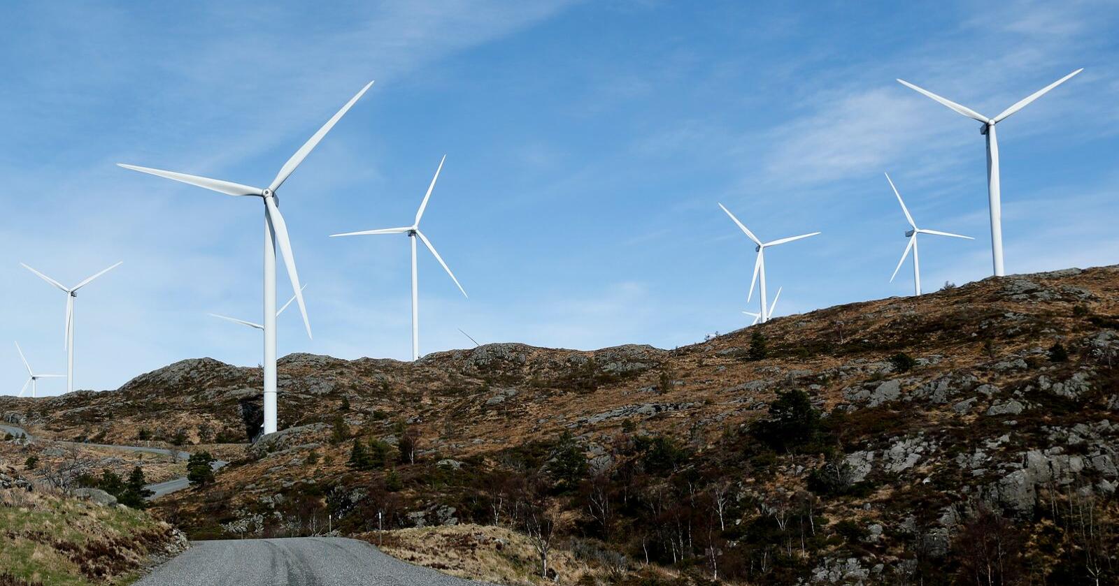 Olje- og energiminister Marte Mjøs Persen (Ap) sier regjeringen ønsker mer vindkraft på land, i tillegg til havvind. Foto: Jan Kåre Ness / NTB