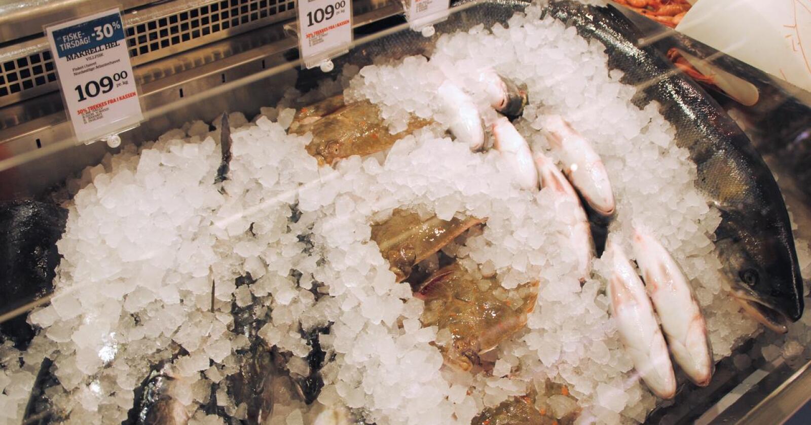 Handlevaner: For alle fiskeslag utenom sei så øker dagligvaresalget ved økt pandemi-intensitet, for kjøtt er bildet annerledes, skriver artikkelforfatterne i denne teksten. Foto: Lars Bilit Hagen