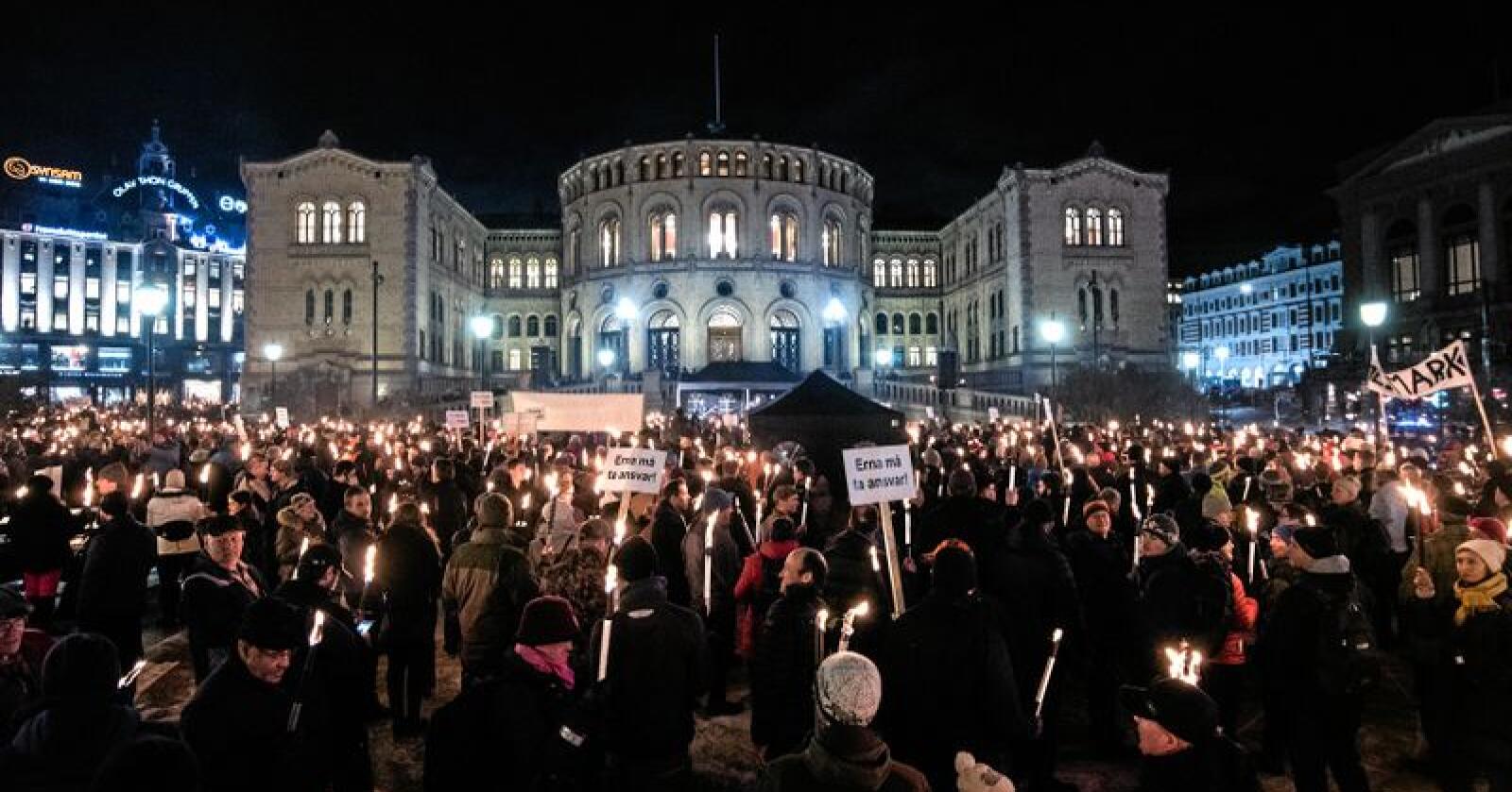 Ulvedemonstrasjonen foran Stortinget hadde godt oppmøte. Foto: Vidar Sandnes
