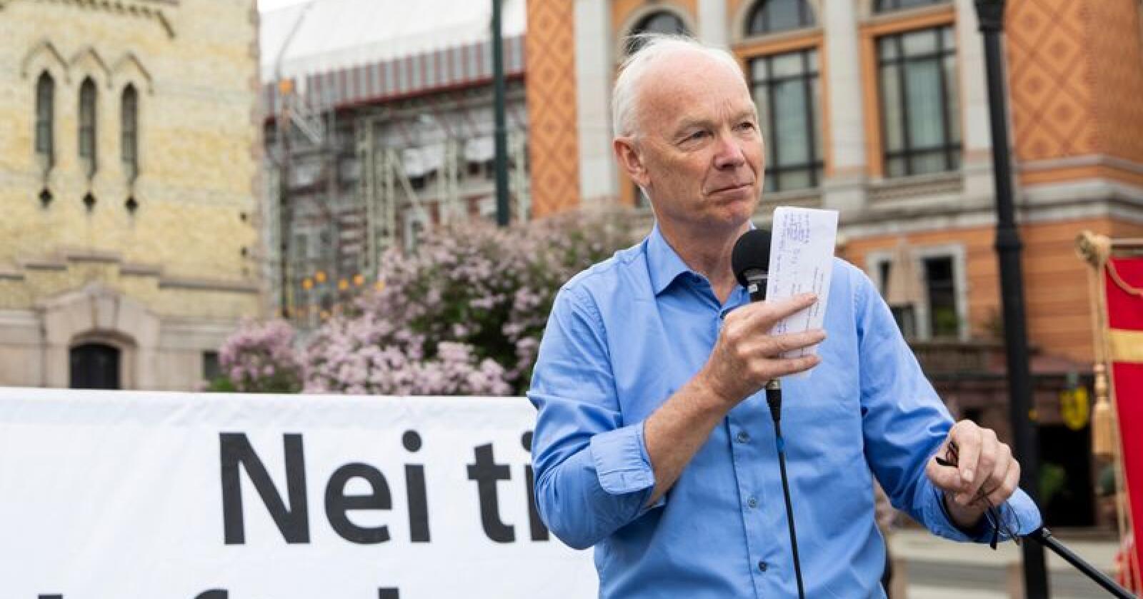 67 prosent seier nei til norsk medlemskap i EU. Per Olaf Lundteigen fra Senterpartier seier arbeidslivspolitikken er ein del av årsaken.  Foto: Tore Meek / NTB scanpix