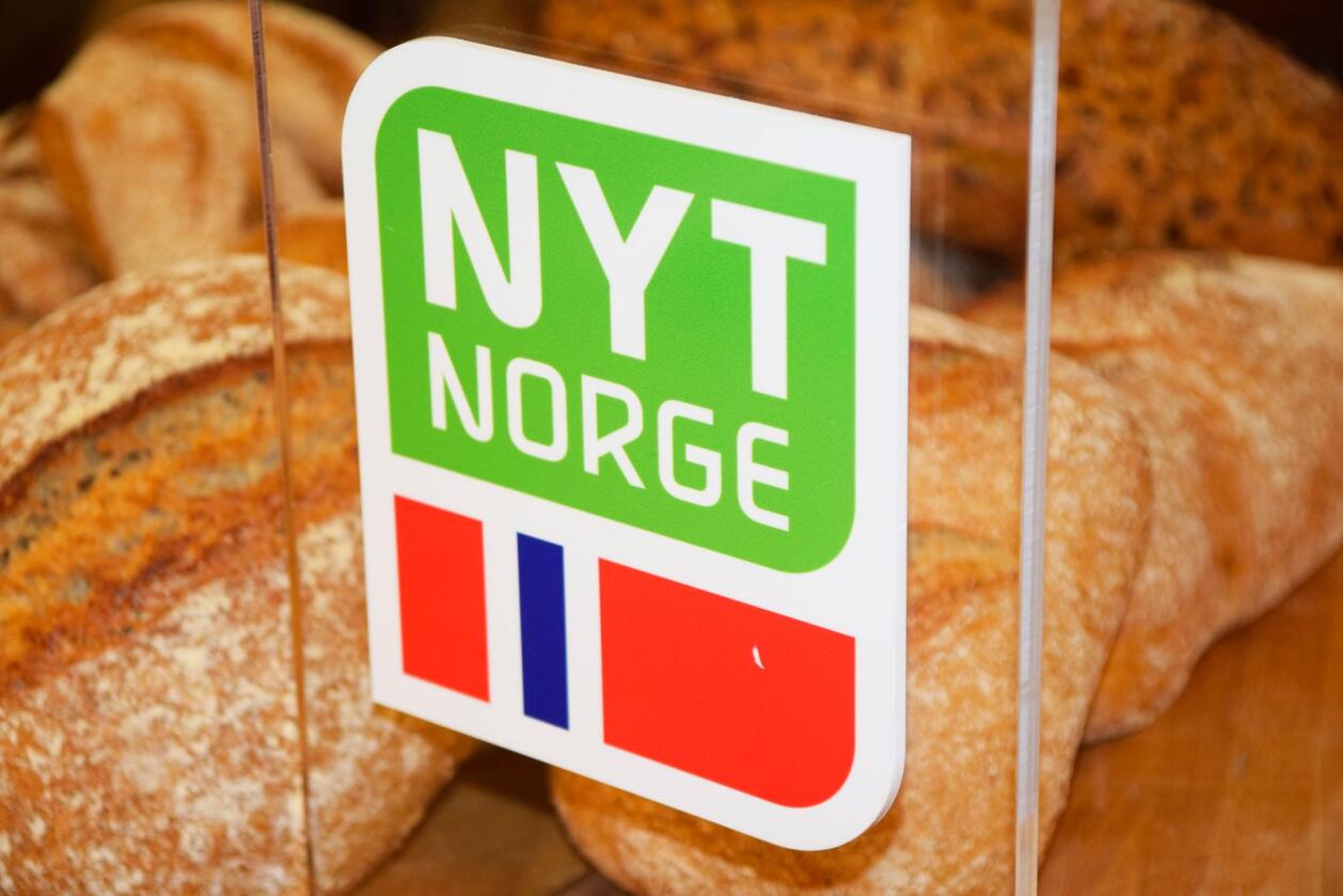 Merkevareordnignen Nyt Norge skal garantere at varen er norsk. Det er i dag litt under 4000 mat- og drikkeprodukter i Norge som er godkjent for å bruke merket. Foto: Stiftelsen Norsk Mat