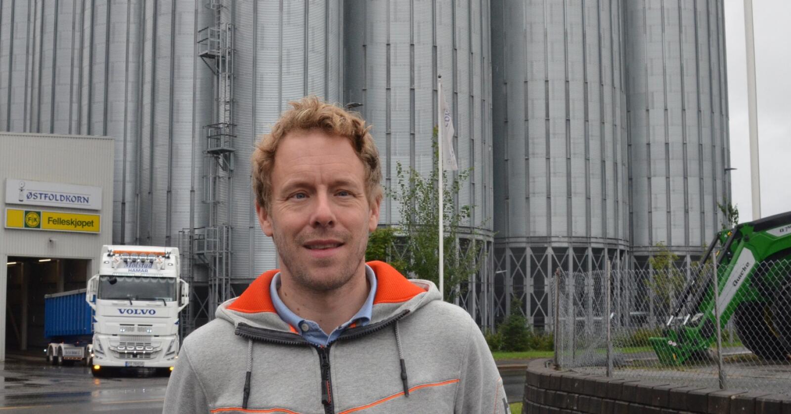 Jubelår: Magnus Talberg er daglig leder i Østfoldkorn SA. Han er svært fornøyd med kornavlingene som er kommet inn. 