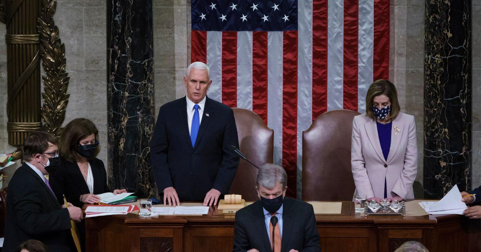 I livsfare: Granskningskomiteen slår fast at tidligere visepresident Mike Pence var i livsfare 6. januar i fjor. Foto: J. Scott Applewhite / AP / NTB