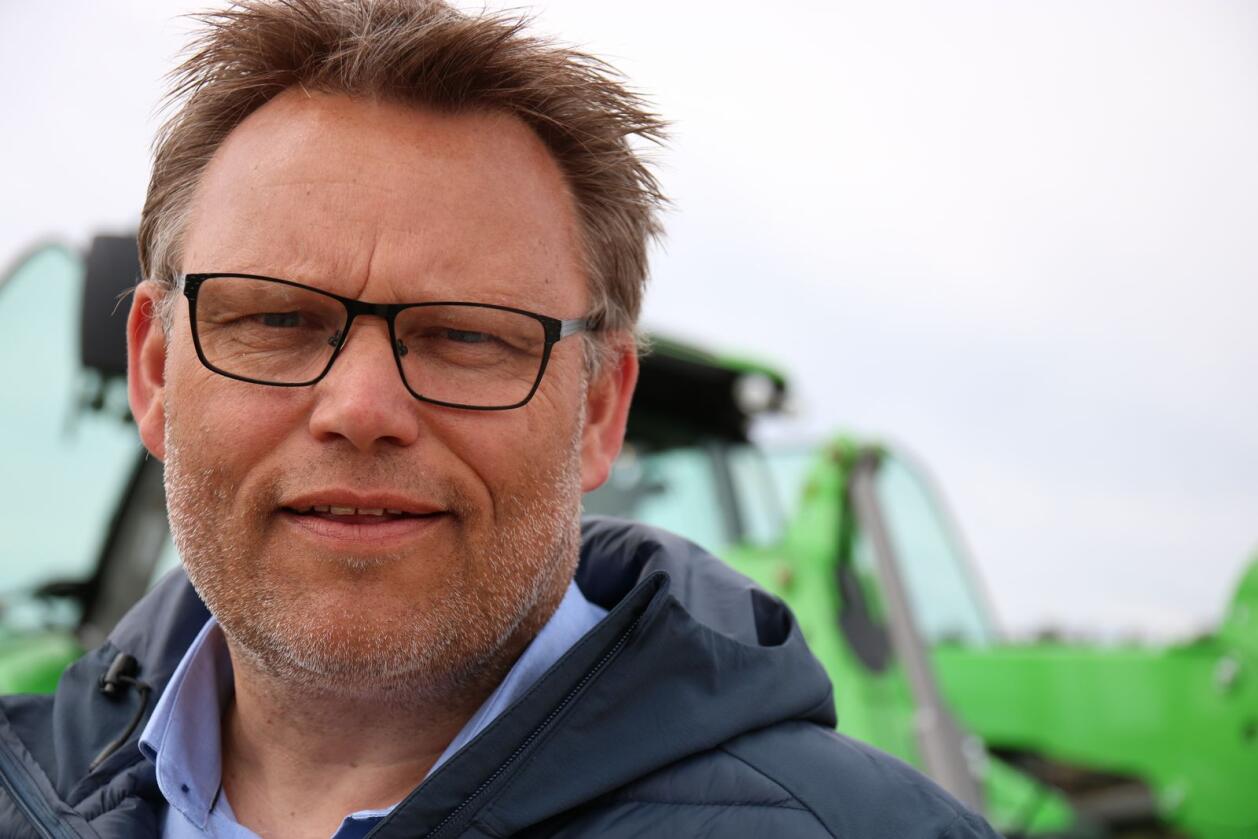 SALGET: – Hadde norsk landbruk vært et fritt og åpent marked, hadde maskinsalget stoppet opp en periode, inntil man så resultatet av jordbruksoppgjøret, sier Lars Wear.