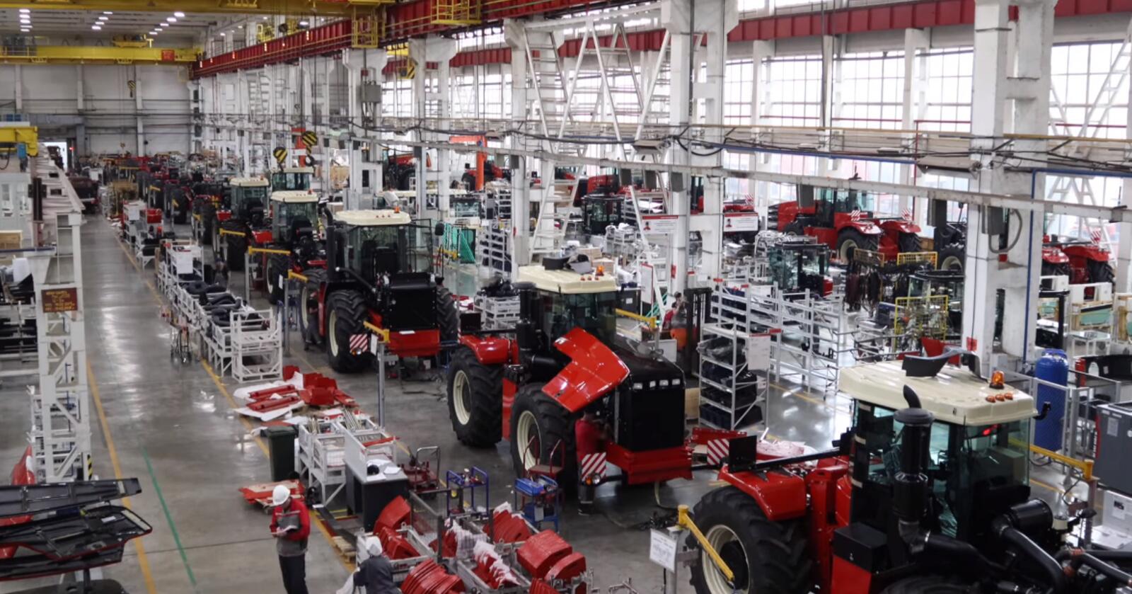 Rostselmash har inntil nå produsert monstertraktorer i størrelsesordnen 380-583 hestekrefter. Med ny fabrikk, og en serie modeller fra 170-250 hestekrefter, håper de på å bli en viktig eksportør av traktorer til det sentrale Europa. (Foto: produsenten)