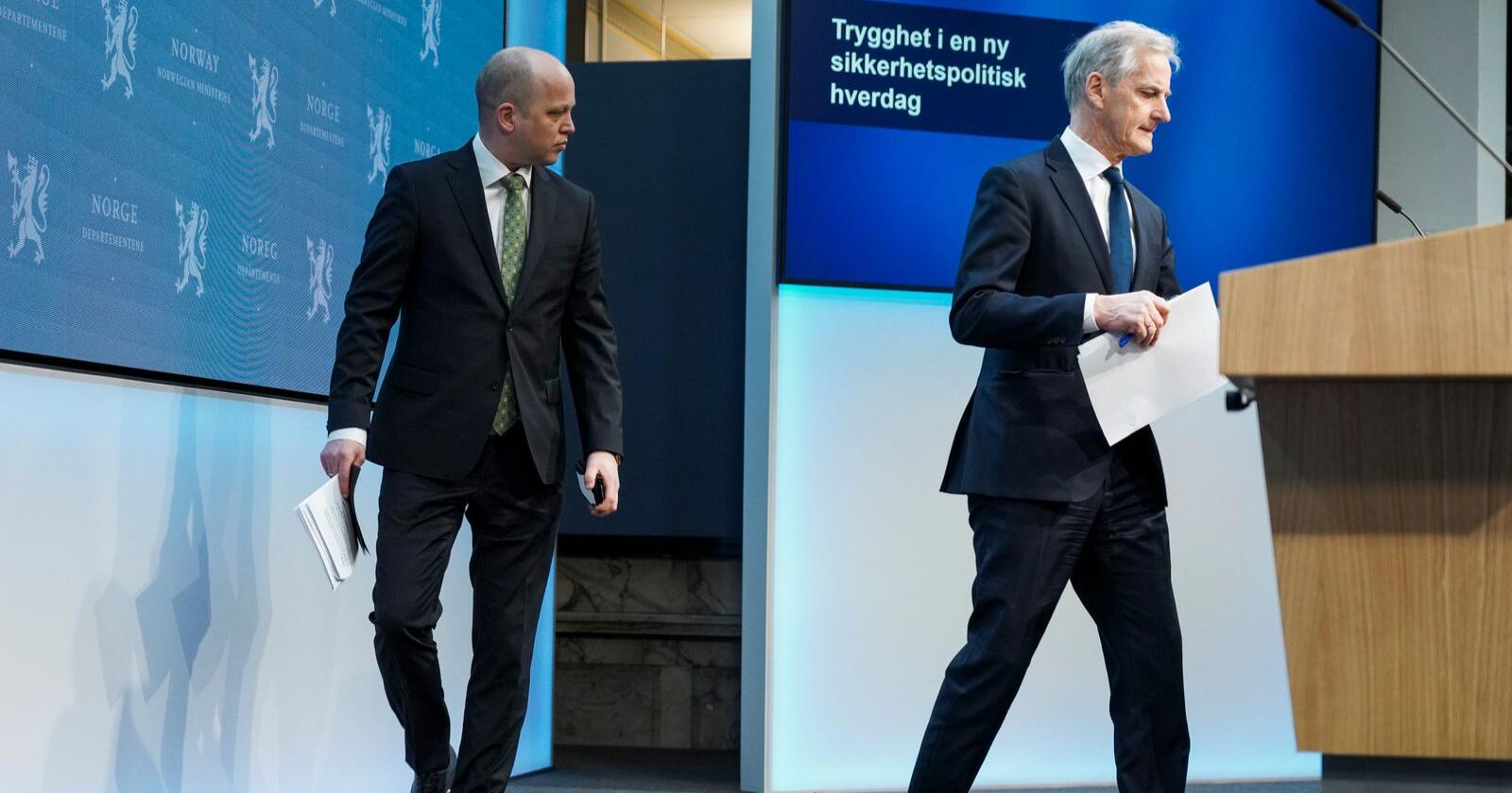 Finansminister Trygve Slagsvold Vedum og statsminister Jonas Gahr Støre. Foto: Ole Berg-Rusten / NTB
