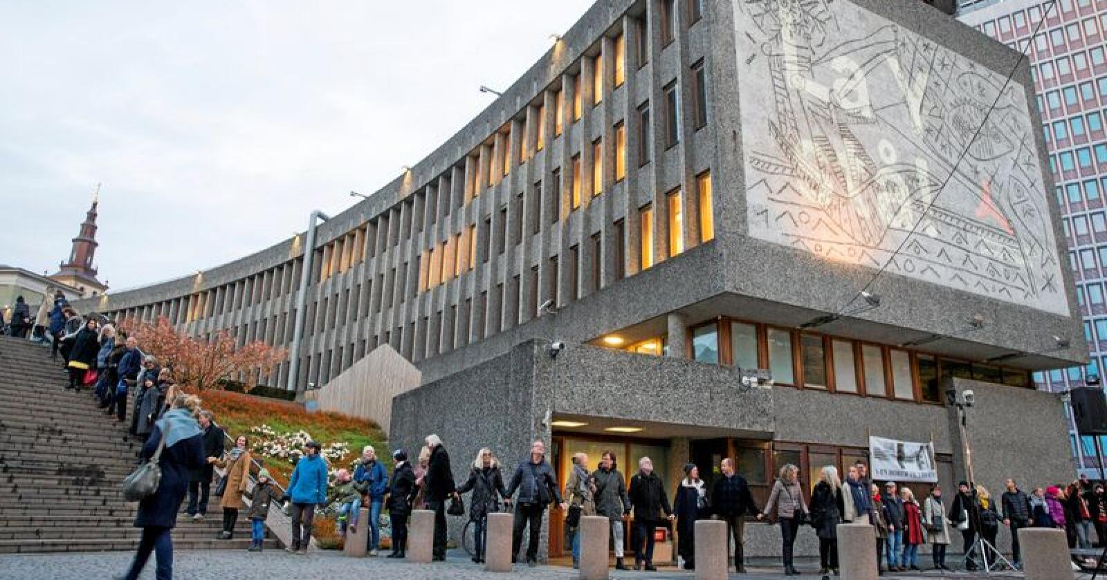 Verdt å verne: Y-blokka er ein av fleire bygningar i regjeringskvartalet i Oslo-sentrum. No har regjeringa avgjort at den skal rivast. Foto: Foto: Håkon Mosvold Larsen / NTB scanpix