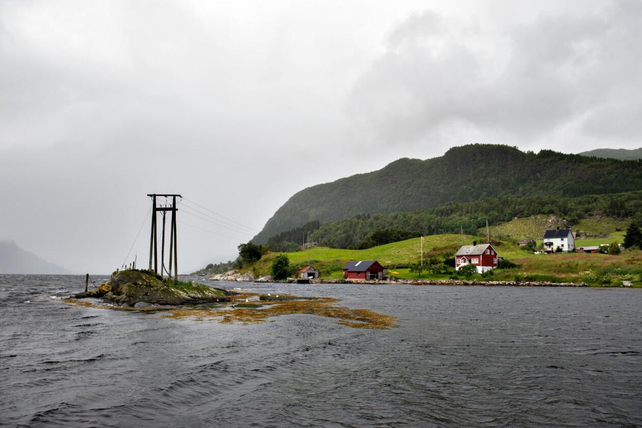 Etter planene skal det bli gruvedrift på Engebøfjellet i Vevring og avfallet skal dumpes i Førdefjorden. Foto: Marit Hommedal / NTB scanpix
