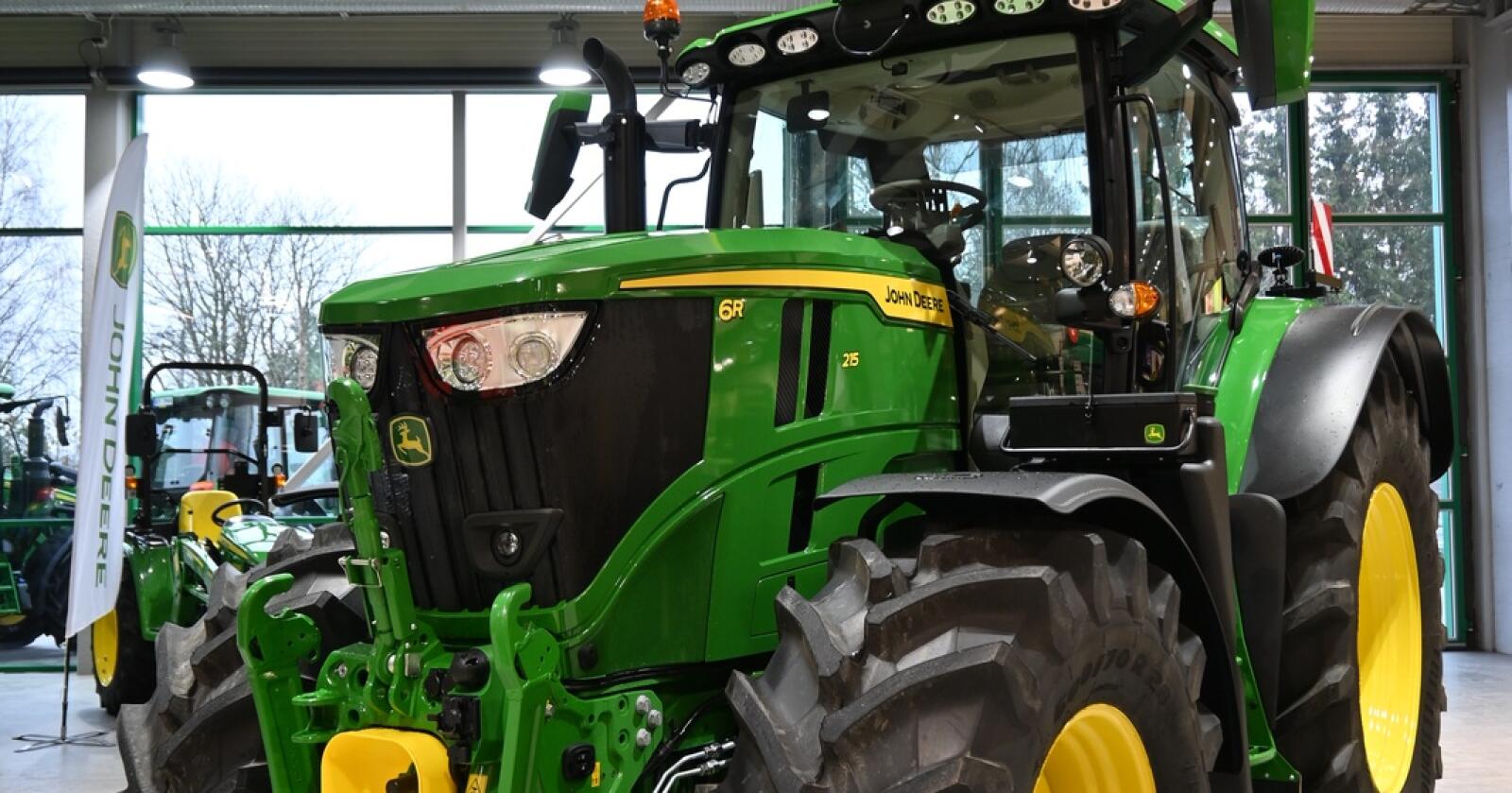 Bestselger: John Deere ble Norges mest solgte traktor i 2021, med 615 leverte traktorer. Nå venter mange kunder på sine bestilte 6R av den nye generasjonen. De kommer tidligst rundt sommerferien 2022.