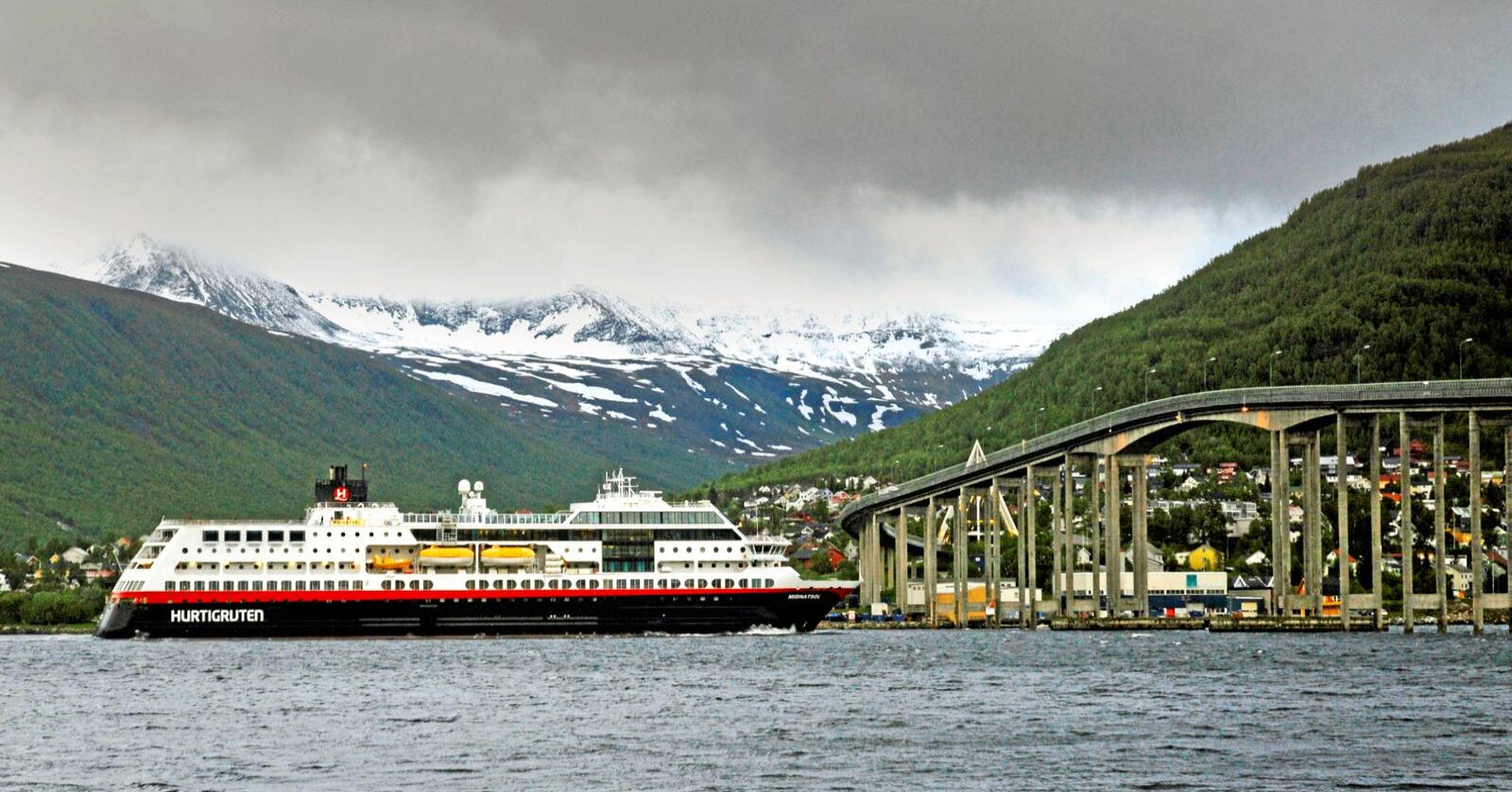 Kutt: Regjeringa kutter i Hurtigrutas anløp. Kun to skip skal seile, og kun strekningen Bodø - Kirkenes - Bodø.  Foto: Rune Stoltz Bertinussen / NTB