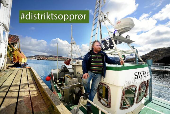 På sjøen: Kystfisker og nestleder i Norges kystfiskarlag Kjell Olav Halland sanker av havets matkammer på sjarken SIveland. 