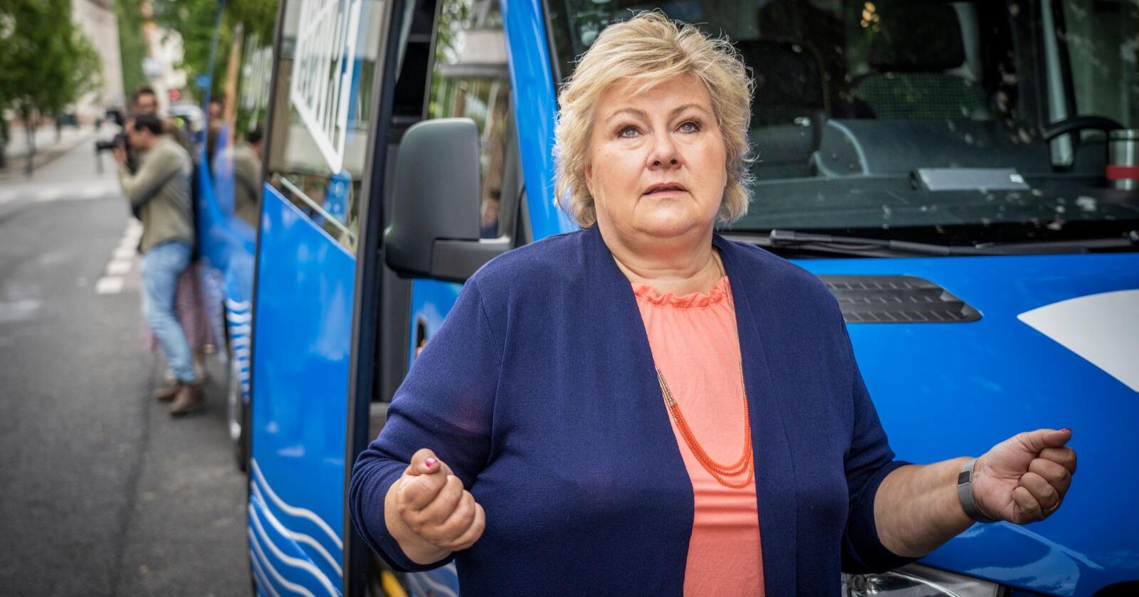 Høyre-leder Erna Solberg vil ha flere nye veier. Foto: Ole Berg-Rusten / NTB