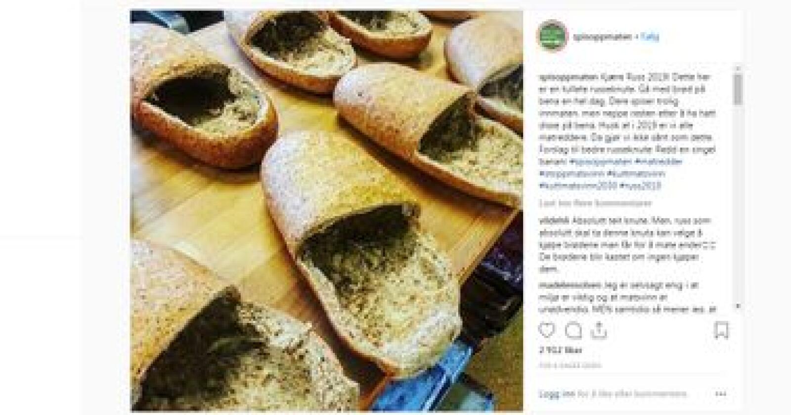 En russeknute som går ut på å gå med brød som sko en hel skoledag, har skapt reaksjoner på sosiale medier den siste uka. Foto: Skjermdump fra Instagram