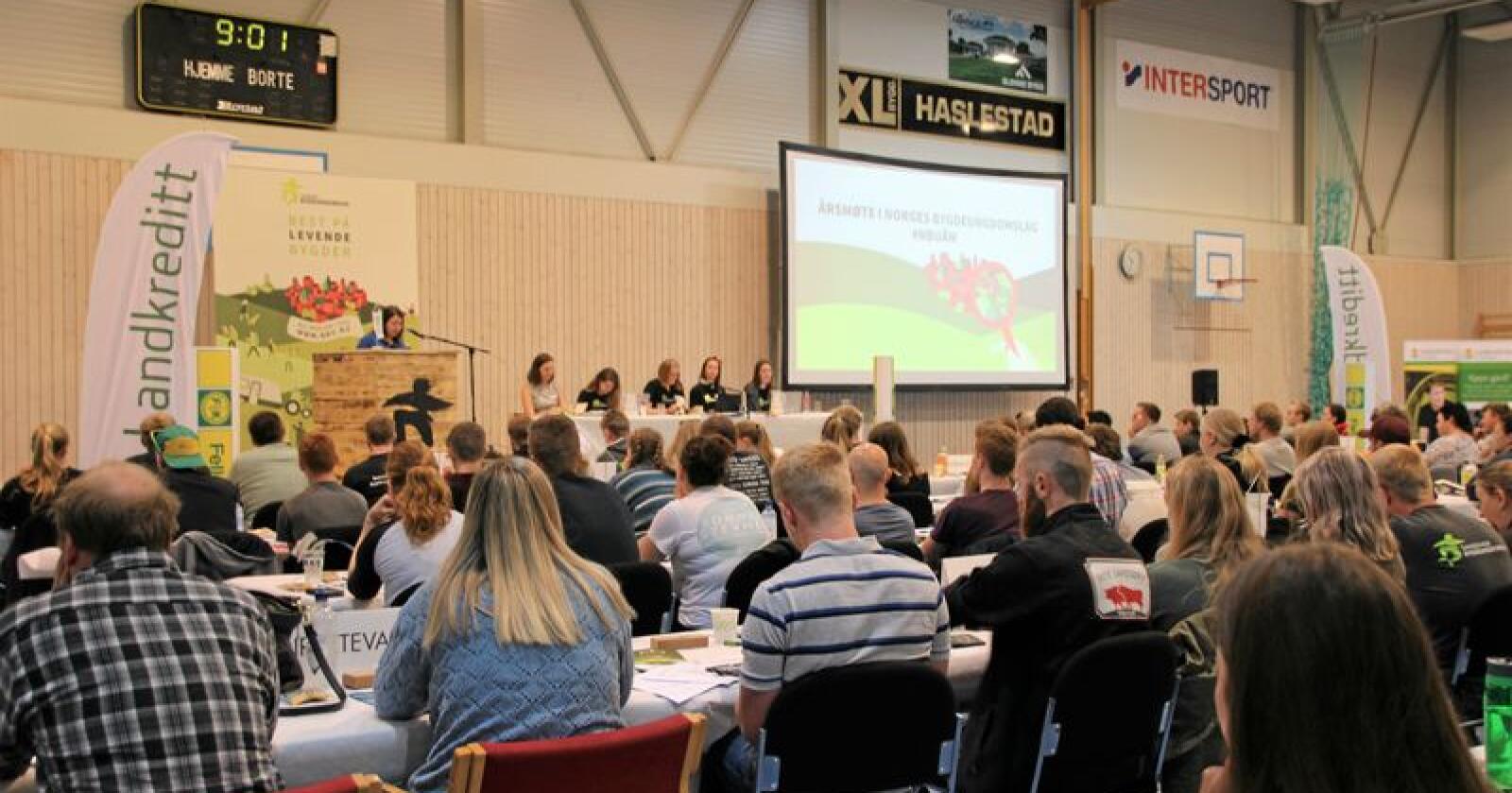 Norges Bygdeungdomslag har vedtatt en nullvisjon for matsvinn under årsmøtet. Foto: Emma Gerritsen/Norges Bygdeungdomslag